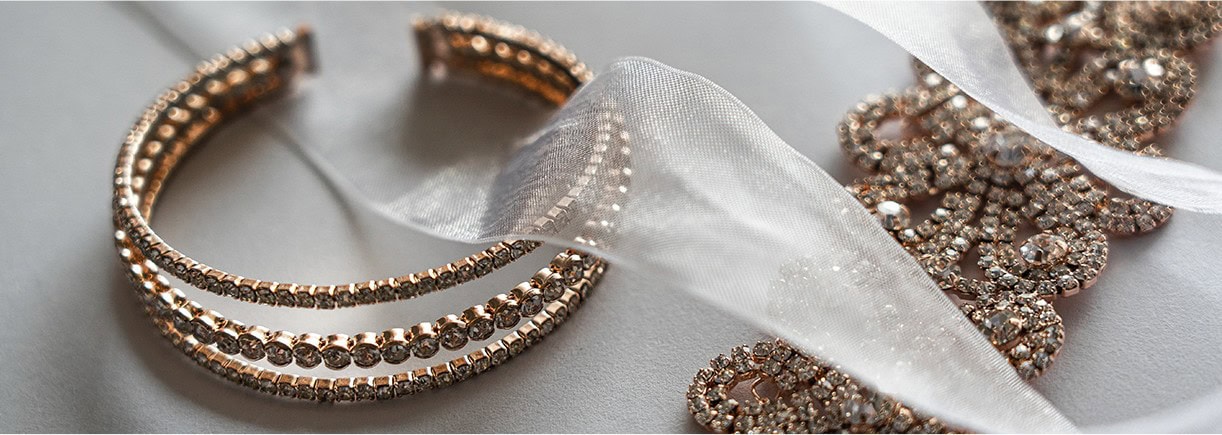 Stunning bridal jewelry for the bride