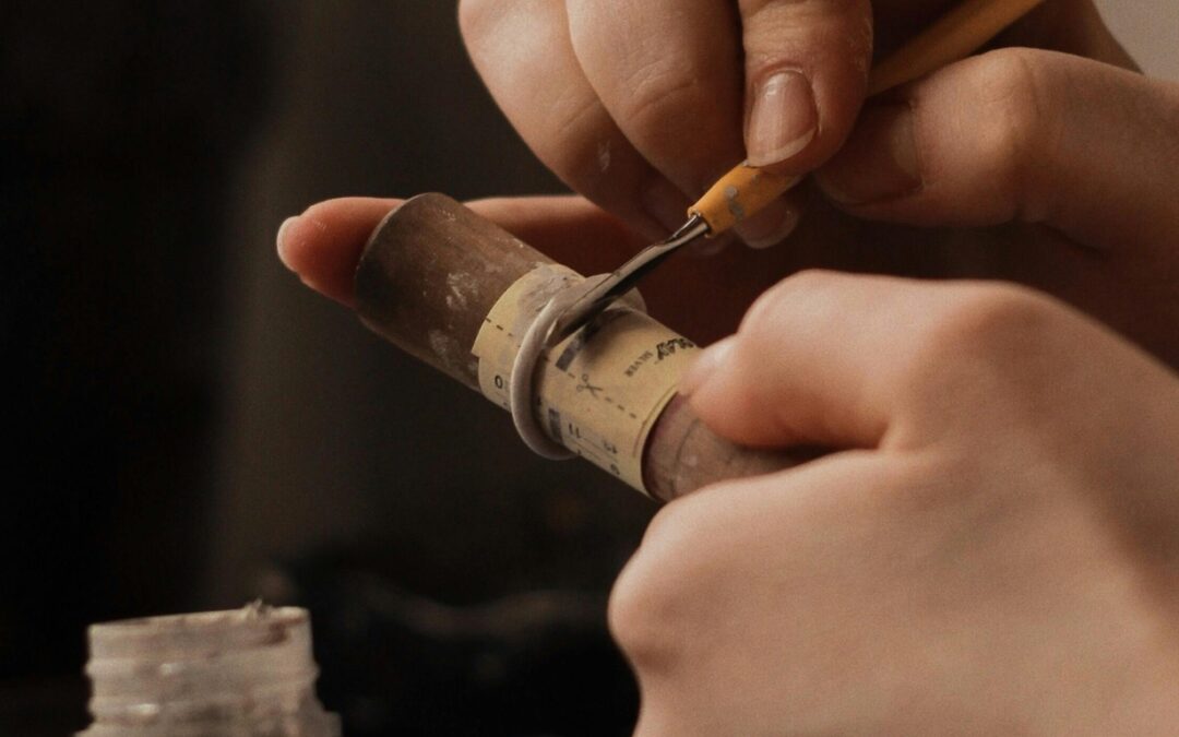 What Makes Artisan Rings Stand Out for Couples