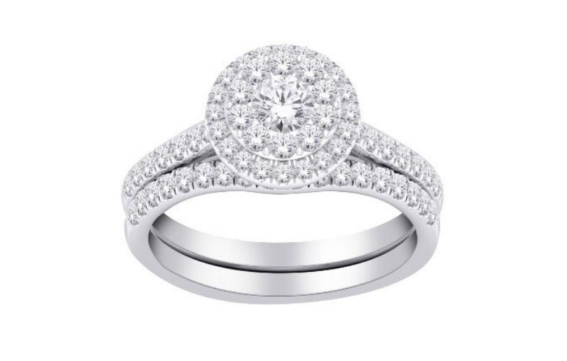 Vintage-inspired Double Halo Setting.