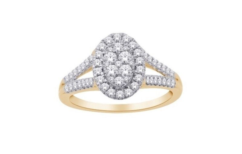 Vintage-inspired Oval Cluster Design.