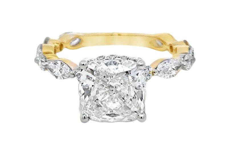 Diamond ring with cushion cut.