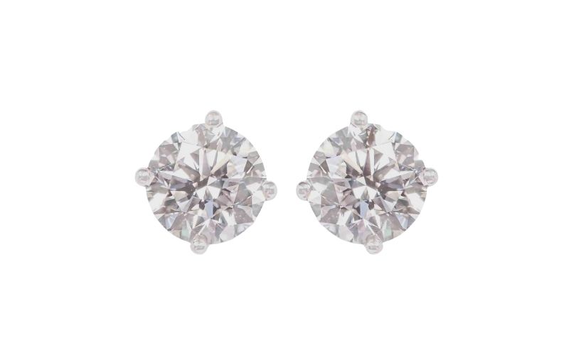 Diamond stud earrings with six prongs.<br />
